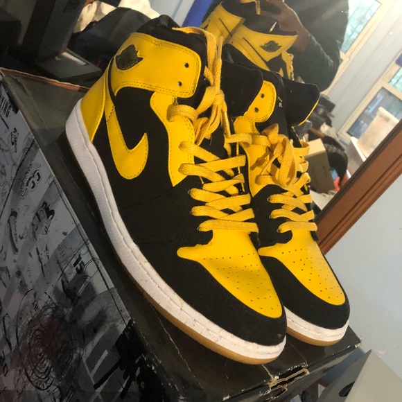 Jordan Other - Jordan 1 “New Love” Size 12 9.5/10 condition